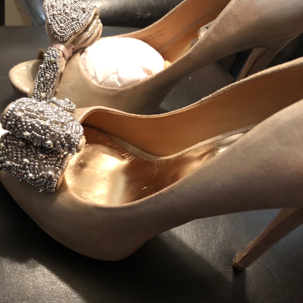 Badgley Mischka Vonda size 7 1/2